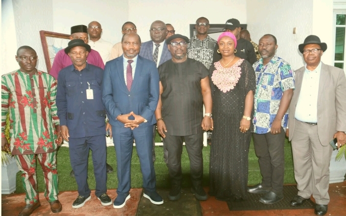 ASPIRE AGENDA ON THE MOVE: BMU, DIGITAL VICE-CHANCELLOR, PROF. DIMIE OGOINA(Time 100 Honoree) AND MANAGEMENT PAY CONDOLENCE VISIT TO THE ISENAH FAMILY.